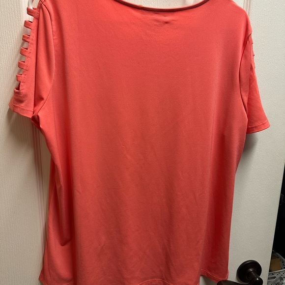 Michael Kors Women's Top with Cut-Out Sleeves size XL/ NWOT B96 - Picture 4 of 4
